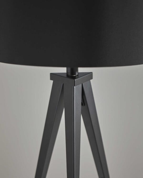 Treble Black Metal Table Lamp - Image 3