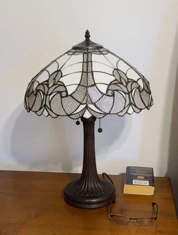 23" Stained Glass Two Light Vintage Antique Accent Table Lamp - Image 3