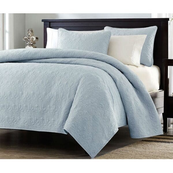 Full / Queen size Quilted Bedspread Coverlet with 2 Shams in Light Blue - Image 2