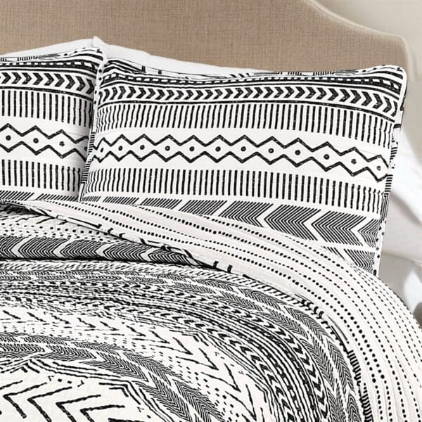 3 Piece Scandinavian Black White Reversible Cotton Set in Full/Queen - Image 2