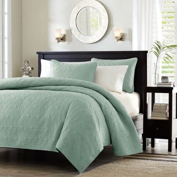 King size Seafoam Green Blue Coverlet Set with Quilted Floral Pattern - Image 2