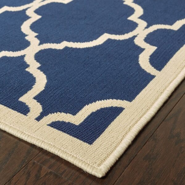 2' x 4' Indoor/Outdoor Area Rug - Blue & Ivory - Image 3