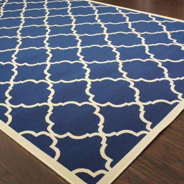 2' x 4' Indoor/Outdoor Area Rug - Blue & Ivory - Image 4