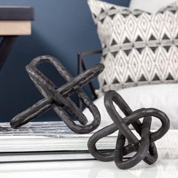 Black Textured Metal Chain Link Sculpture - Image 6