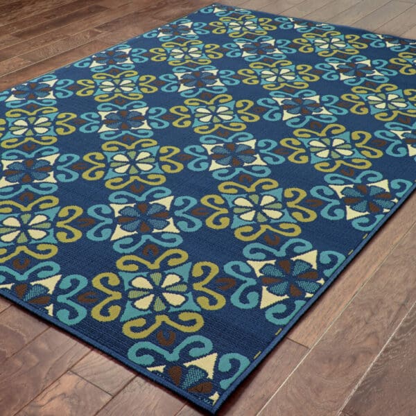 2' x 4' Stain-Resistant Indoor/Outdoor Area Rug - Blue & Green Floral