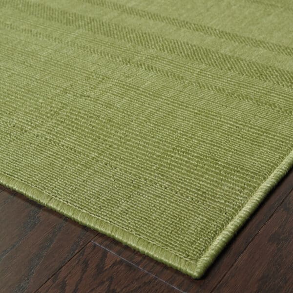 2' X 4' Green Stain Resistant Indoor Outdoor Area Rug - Image 4