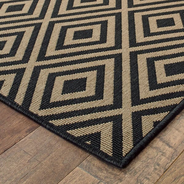 2' X 4' Black and Tan Geometric Stain Resistant Indoor Outdoor Area Rug - Image 5