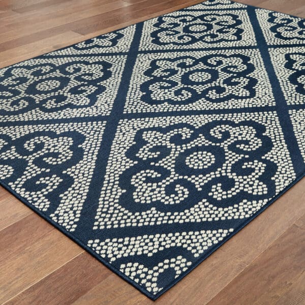 2' x 4' Geometric Stain-Resistant Indoor/Outdoor Area Rug - Blue & Ivory - Image 5