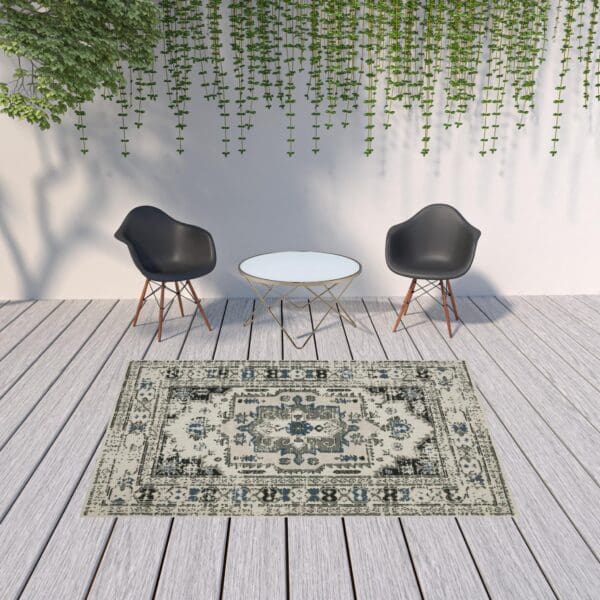 7' x 9' Oriental Stain-Resistant Indoor/Outdoor Area Rug - Blue & Beige - Image 3