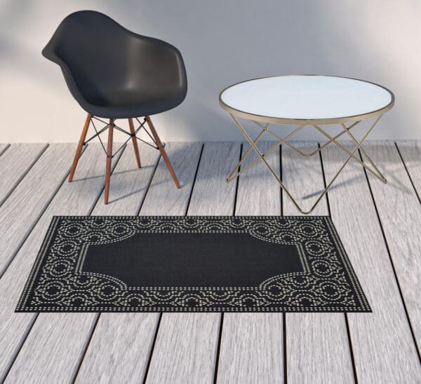 2' x 4' Stain-Resistant Indoor/Outdoor Area Rug - Black & Ivory - Image 3