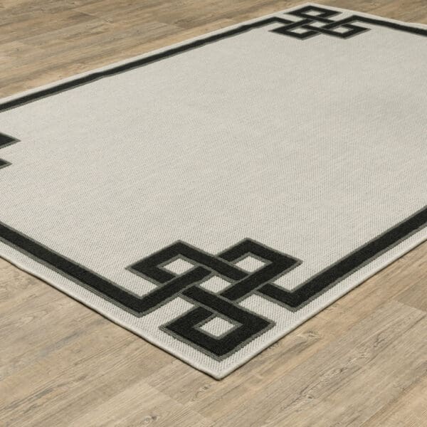 2' x 4' Stain-Resistant Indoor/Outdoor Area Rug - Beige & Black - Image 7