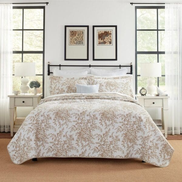 Full/Queen 3 PC Bed-in-a-Bag Bohemian Floral Cotton Quilt Set - White & Beige - Image 2