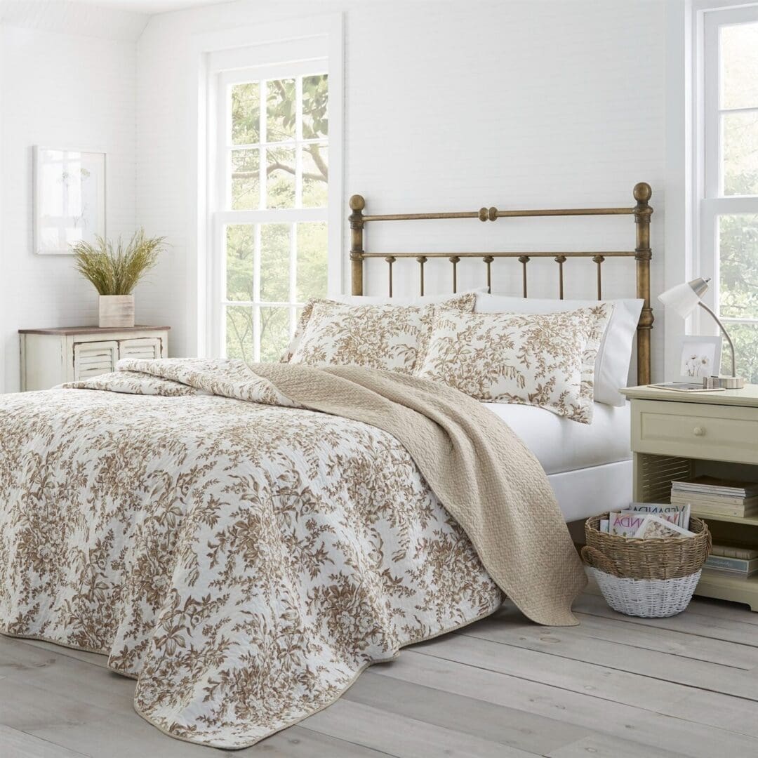 The Madora Bohemian Floral Cotton Quilt Set – King, Neutral Tan & Beige - Image 4